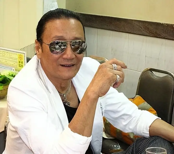 香港娱乐圈被谁控制_谢贤 仗义提携后辈 香港娱乐圈 德行 人情味