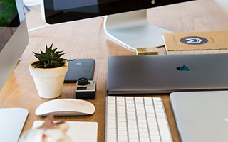 吃瓜速看：钟丽缇直播闹离婚，李荣浩豪掷500块宠粉，北影节红毯大咖云集！