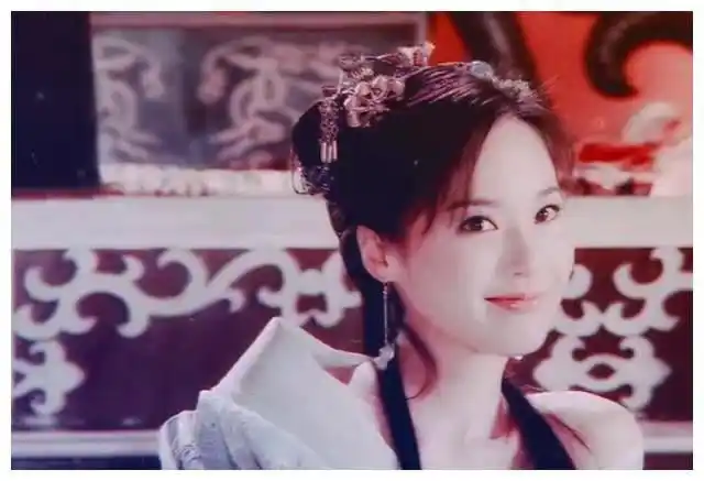 古装剧女主角颜值高 孙怡刘亦菲杨幂演技对比 袁冰妍赵露思鞠婧祎网剧女主竞争格局_2016古装女明星