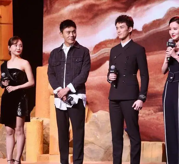 娱乐圈哪些女名星很矮_女明星身高与颜值不匹配_朱茵身高153cm演技颜值惊艳