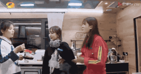 明星吃黑料理,_明星素食信仰真实性_娱乐圈明星饮食背后故事