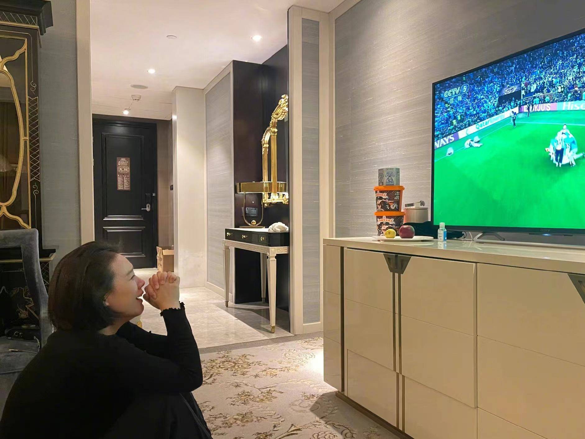 梅西世界杯夺冠娱乐圈反应_明星祝贺梅西蹭热点的文案怎么写,_梅西加冕球王