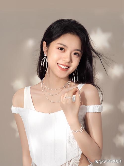 探秘学生脸女明星魅力，张子枫赵今麦戏路选择优势剖析